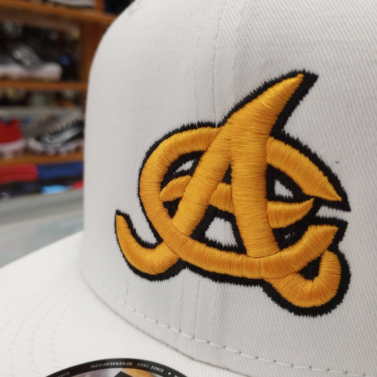 Aguilas Cibaeñas New Era SnapBack GOLD Logo white Hat