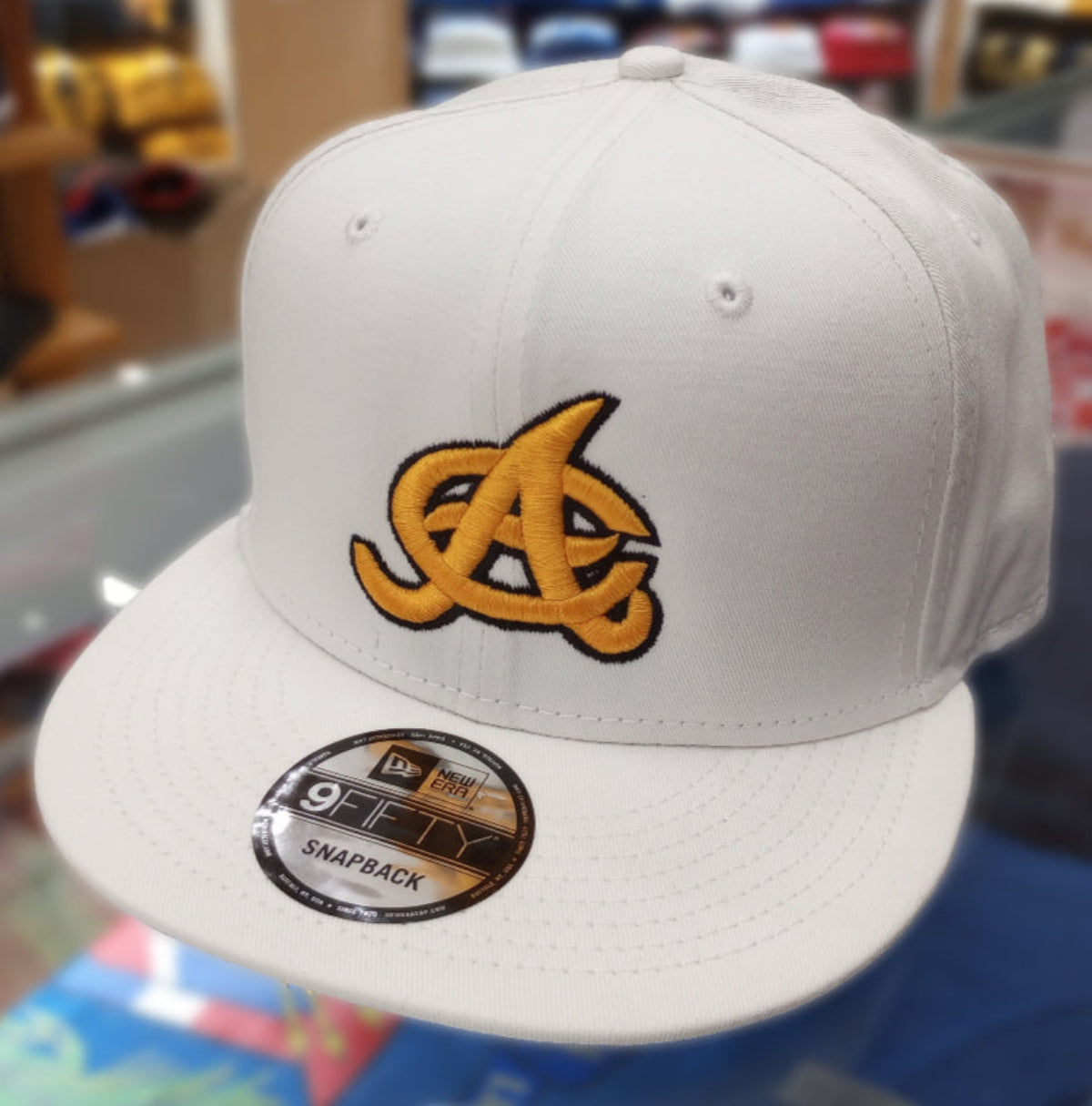 Aguilas Cibaeñas New Era SnapBack GOLD Logo white Hat
