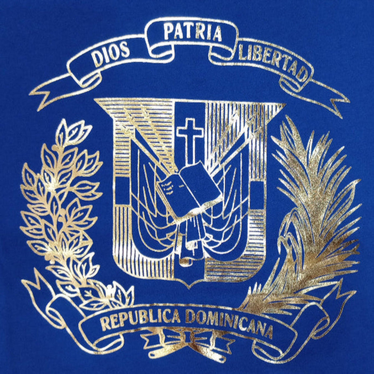 Dominican Shield Premium T-Shirt Design Metalic Gold – Light and Soft