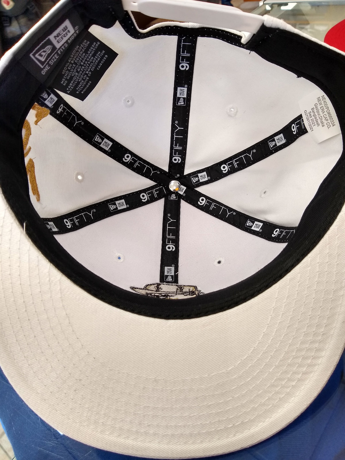 Embroidered "El Chapo" logo hats